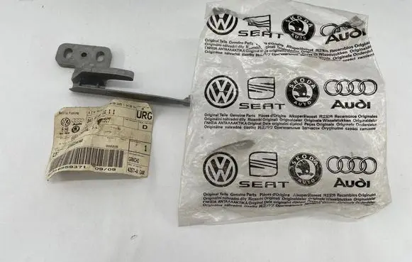 Audi A2 Engine bonnet/hood hinges 8Z0823404A 638802 16559371