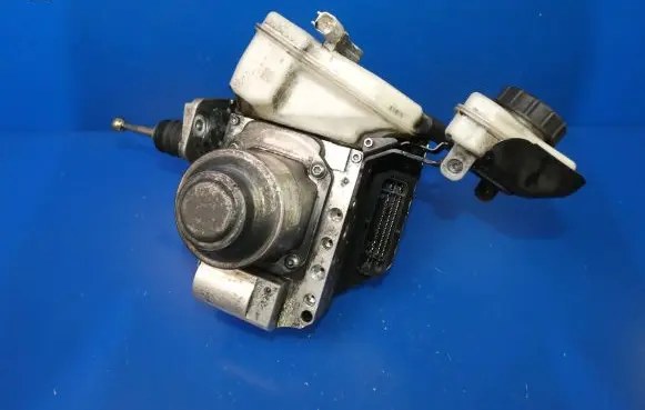 Volvo XC90 ABS Pump 31680342 10096404373