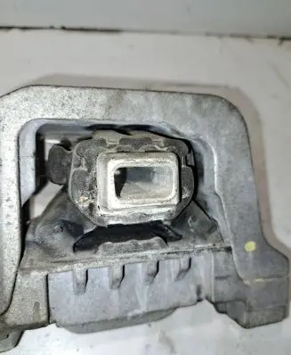 Peugeot 207 Engine mount bracket 9654166080