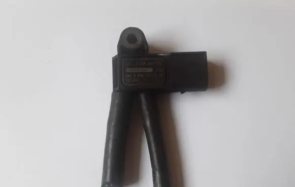 Mercedes-Benz E W212 Exhaust gas pressure sensor 0281002925 A0061539528
