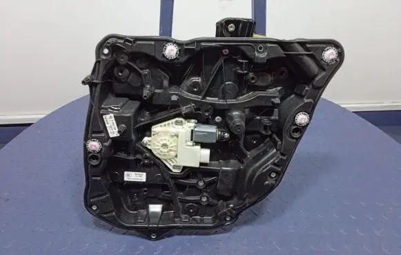 BMW 5 G30 G31 Rear door window regulator with motor 7365168