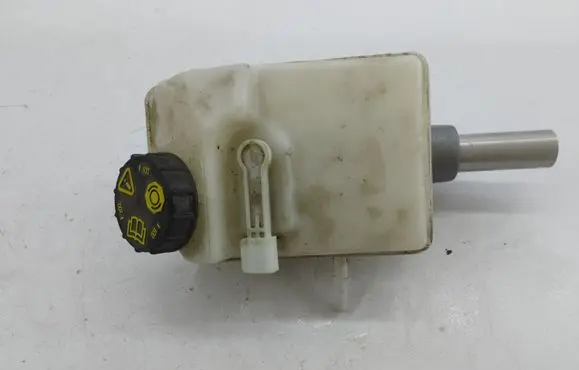 Ford Focus Master brake cylinder JX612K478B JX612140A