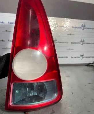 Renault Espace IV Rear/tail lights 8200027152