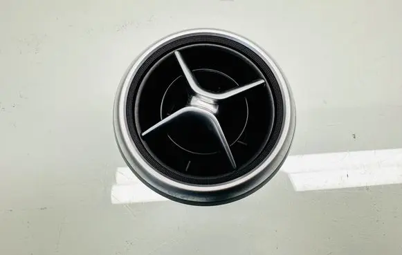 Mercedes-Benz A W176 Dash center air vent grill A1768300754 Y093153100C