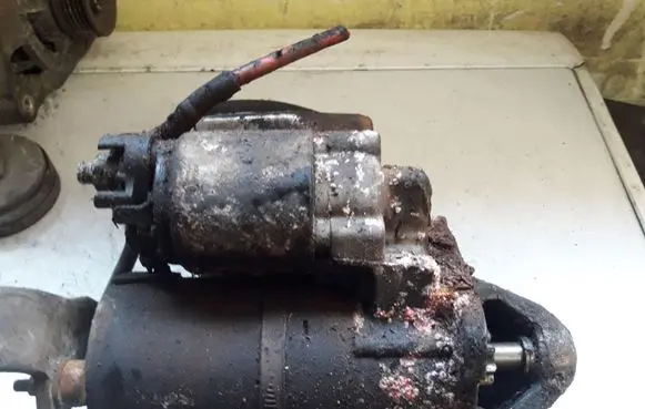 Volkswagen PASSAT B5 Starter motor