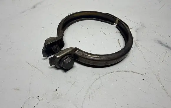 Mercedes-Benz E W213 Muffler pipe connector clamp A0039950102