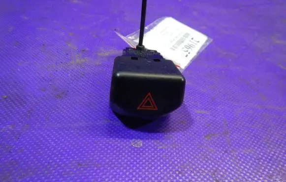 Nissan Micra Hazard light switch