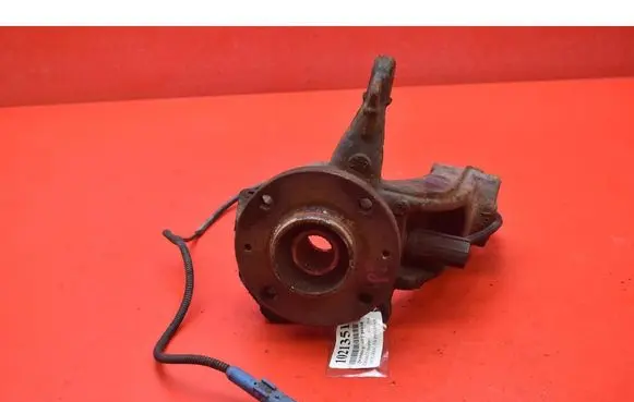 Front wheel hub spindle knuckle