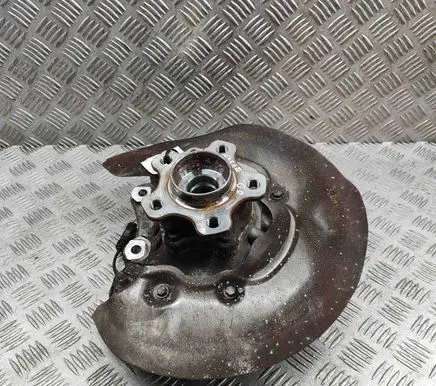 Rear wheel hub