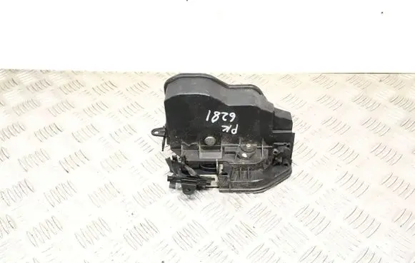 BMW 1 E81 E87 Front door lock 7167067