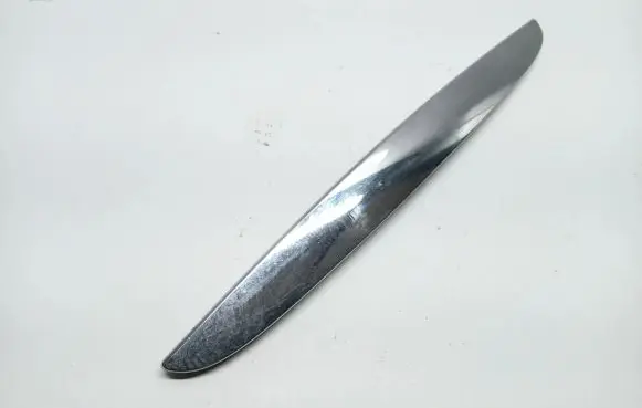 BMW 3 E90 E91 Rear/tail light trim molding 7112242
