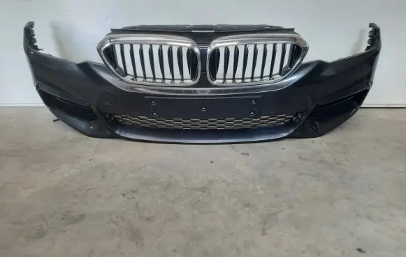 BMW 5 G30 G31 Front bumper 8071203