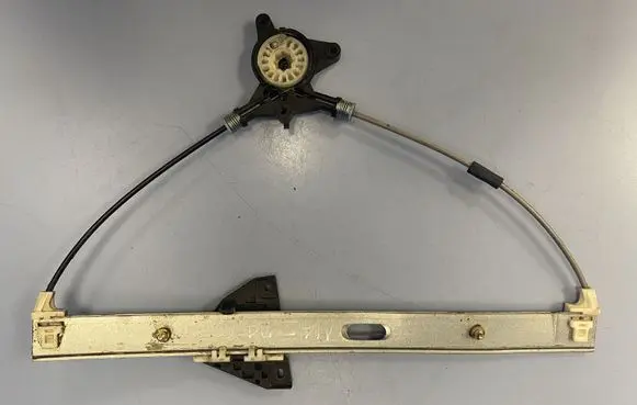 Front window lifting mechanism without motor