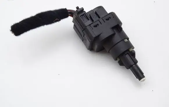Volkswagen Polo IV 9N3 Brake pedal sensor switch 6Q0945511