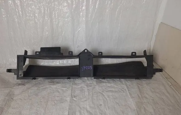 Ford Focus Intercooler air guide/duct channel JX7B8312A
