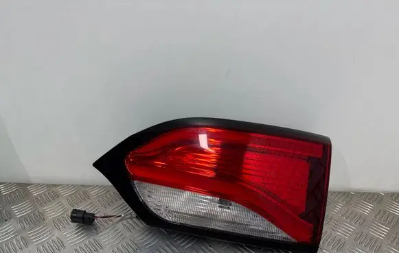 Chrysler Pacifica Tailgate rear/tail lights P68228940AE