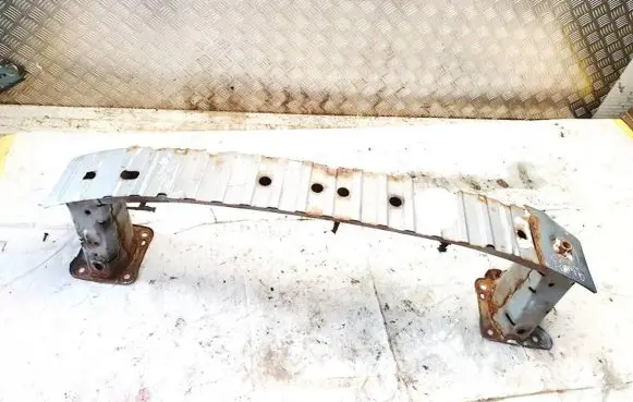 Ford Focus Front bumper cross member 3m51r10948aa 3m51-r10948-aa
