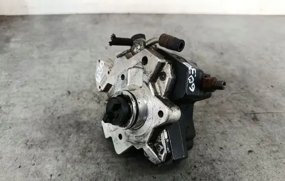 KIA Ceed Fuel injection high pressure pump 