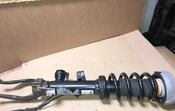 BMW X5 F15 Front shock absorber with coil spring 6863173
