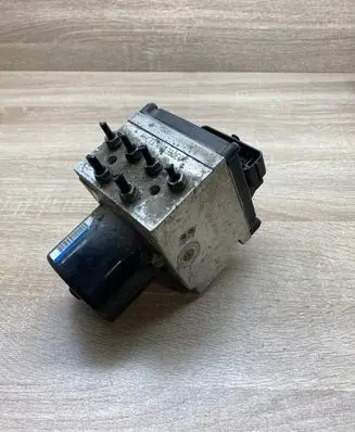 Volkswagen PASSAT B6 ABS Pump 3C0614109C 16431501