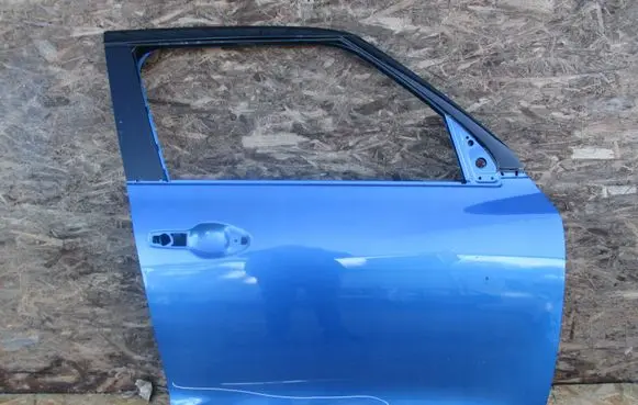 Suzuki Swift III Front door