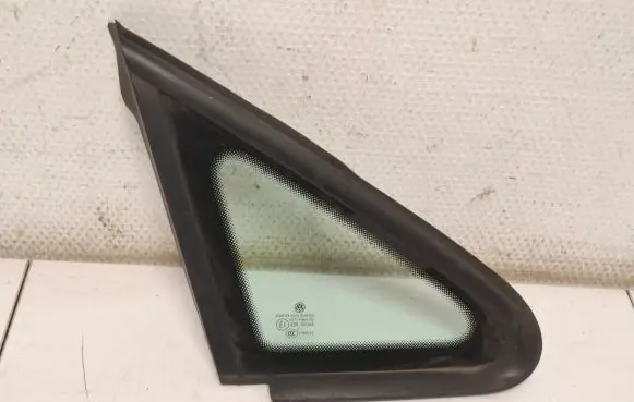 Volkswagen Golf Plus Front door vent window glass four-door DOT24M68AS2 E643R00048