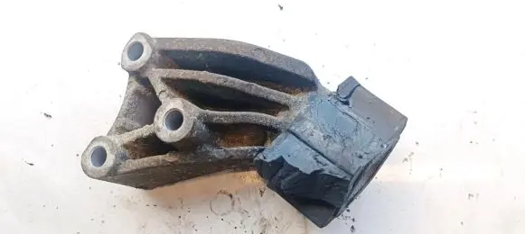 Fiat Doblo Engine mount bracket