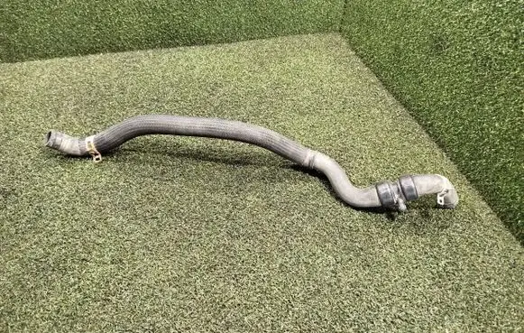 Opel Vivaro Engine coolant pipe/hose 924106155R