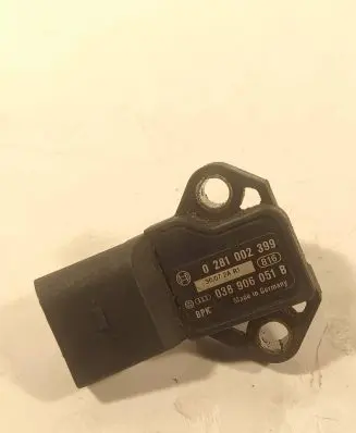 Audi A4 S4 B7 8E 8H Air pressure sensor 038906051B 0281002399