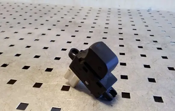 Subaru Outback Electric window control switch