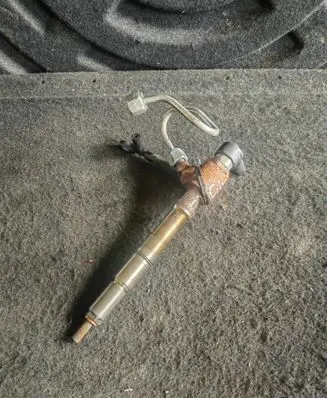 Volkswagen Golf VI Fuel injector 03L130277B