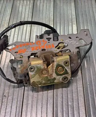 Chrysler Voyager Sliding door lock 800786 07266E 172429