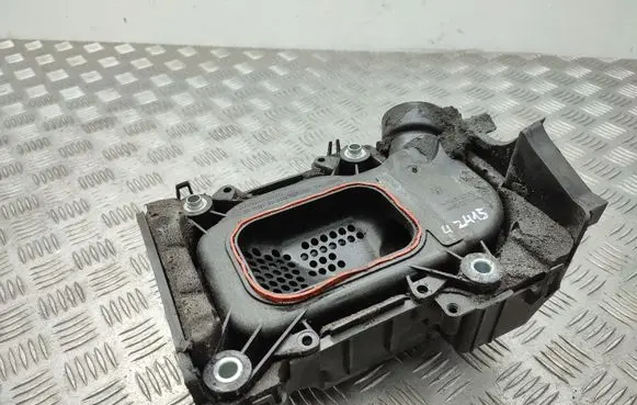 Volkswagen Golf VI Intake resonator 03C145650C