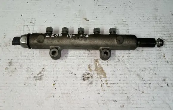 Mitsubishi L200 Fuel main line pipe 