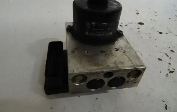 Volkswagen Tiguan ABS Pump 7L0614