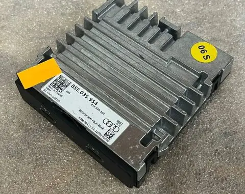 Audi Q5 SQ5 Electric car charge socket 85E035954