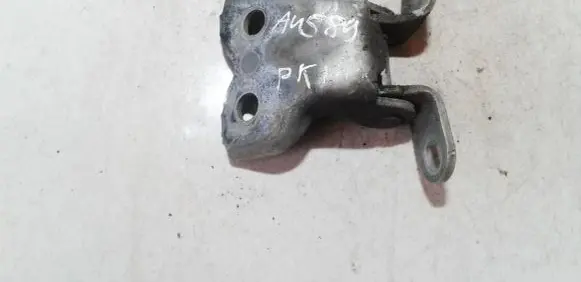 Iveco Daily 6th gen Front door upper hinge