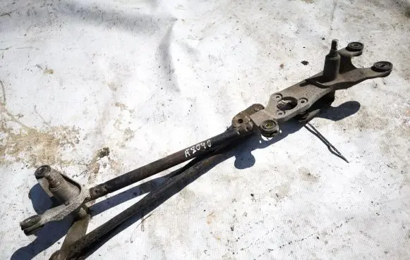 KIA Sorento Front wiper linkage and motor