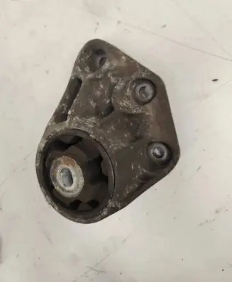 Audi A6 S6 C6 4F Rear differential mounting bracket 8E0599125