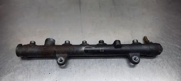 Renault Laguna II Fuel injector supply line/pipe 8200330912