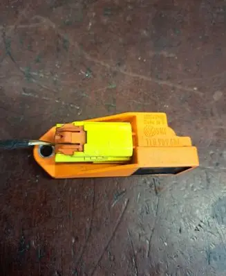 Volkswagen Touran I Airbag deployment crash/impact sensor 1T0909606