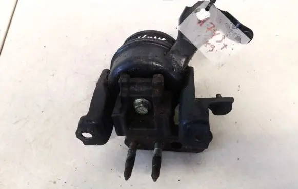 Toyota Avensis T250 Engine mount bracket