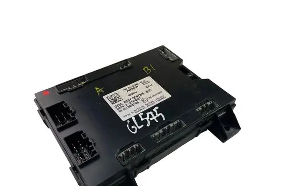 Tesla Model S Other control units/modules 101090700D