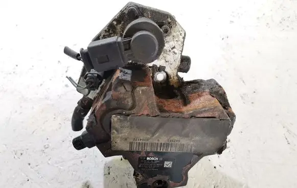 Mercedes-Benz E W211 Fuel injection high pressure pump A6420700201 0445010095