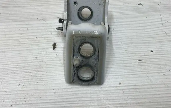 Peugeot 2008 II Rear door lower hinge 