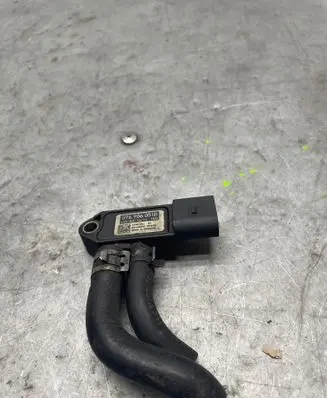Volkswagen PASSAT B6 Exhaust gas pressure sensor 076906051B 09146617 51MPP02