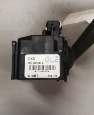Volkswagen Touran I Indicator stalk 1K0953513A 01103501