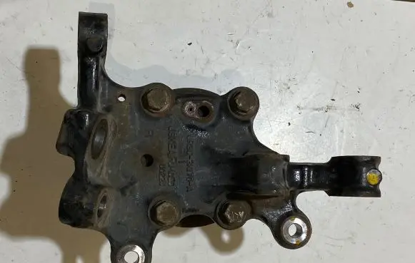 Ford Mustang VI Front wheel hub JR3C3K170A
