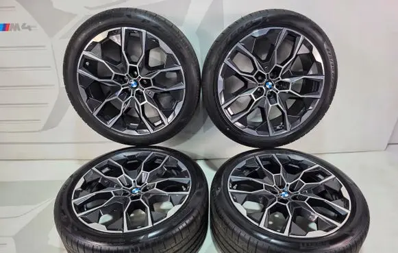BMW X7 G07 R22 alloy rim PIRELLI