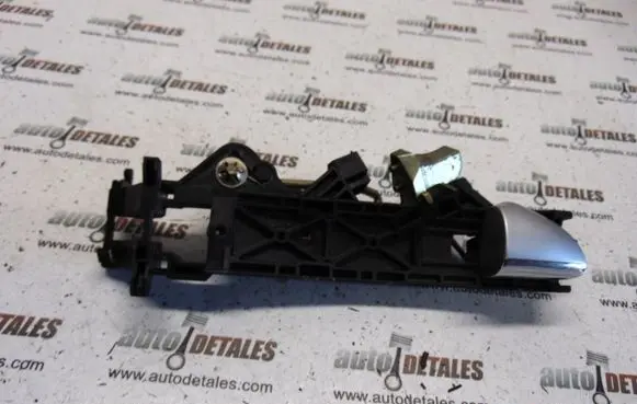 Rear door exterior handle/bracket